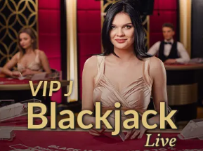 自己选择来一脚！埃泽禁区前尝试远射角度稍正，被皮克福德扑出